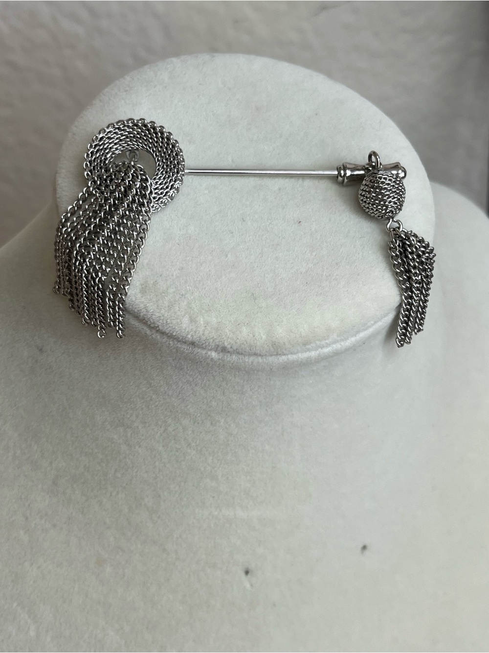 Vtg Emmons Silver Tone Mesh and Chain Tassels Stick Pin